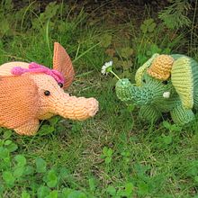 My project for course: Knitting Realistic Stuffed Animals: Make a Puppy from Yarn. Un progetto di Fiber Art, DIY, Maglia e Textile Design di Sabine Mat - 22.11.2022