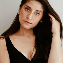 Mi proyecto del curso: Retrato fotográfico intimista. Un proyecto de Fotografía, Fotografía de retrato, Iluminación fotográfica, Fotografía artística y Fotografía en interiores de Rocio Callafa - 15.10.2022
