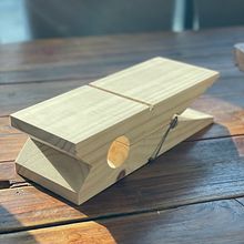 Pinza de ropa decorativa. Un proyecto de Diseño y Carpintería de Josue Lopez - 27.11.2022