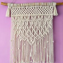 Mi proyecto macramé :D. Accessor, Design, Interior Design, Decoration, Fiber Arts, Macramé, and Textile Design project by paty_e13 - 11.27.2022