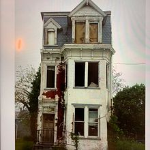 Abandoned Building. Projekt z dziedziny Sketching, Trad, c, jna ilustracja i Sketchbook użytkownika Ray Greyling - 30.11.2022