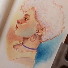 Meu projeto do curso: Desenho de retratos vibrantes com lápis de cor. Projekt z dziedziny  R, sunek, Portret, Sketchbook, R i sowanie kredkami użytkownika Juliana Paz - 04.12.2022