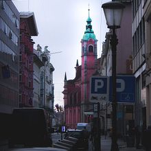 Walk across the town. Un proyecto de Fotografía de Димитар Стојановски - 06.12.2022