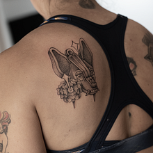 Mi proyecto del curso: Técnicas de tatuaje: sombreado con pepper shading. Un projet de Illustration traditionnelle , et Conception de tatouage de Gabrieela R. Campos - 07.12.2022