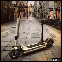 White Scooter. 3D, Advertising, and 3D Modeling project by Ronny Pérez - 12.11.2022