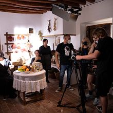 La rebelión de Bernarda. Un proyecto de Cine, Cine, vídeo, televisión, Postproducción audiovisual, Corrección de color e Iluminación fotográfica de Juanmi Cristóbal - 06.06.2021