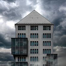 My project Retouching architectural photos in Lightroom. Projekt z dziedziny Postprodukcja fotograficzna, Retuszowanie fotografii,  Kompoz, cja w fotografii i Fotografia architektur użytkownika Yvan Haralambidis - 13.12.2022