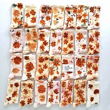 The Original Flower Power Socks. Arts, Crafts, Textile D, eing, Textile Printing, and Textile Design project by Amanda de Beaufort - 12.15.2022