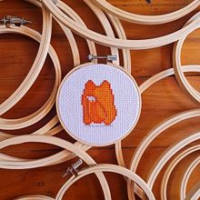 Raposa. Embroider project by Thais Trisltz - 12.15.2022