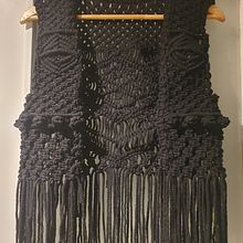 Mi proyecto del curso: Macramé: crea prendas de ropa únicas. Accessor, Design, Arts, Crafts, Fiber Arts, Macramé, and Textile Design project by sanchezmaider - 12.15.2022