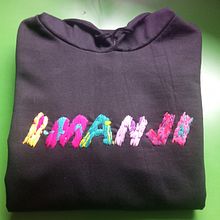Mi proyecto del curso: Diseño de moda: pintura y bordado sobre prendas. Painting, Fashion Design, Embroider, DIY, Upc, cling, and Textile Design project by Mj - 12.10.2022