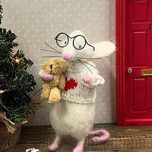 Mi proyecto del curso: Needle felting: creación de personajes con lana y aguja. Projekt z dziedziny Craft, Projektowanie zabawek, Filcowanie igłą, Wzornictwo tekst i liów użytkownika Cristina - 12.12.2022