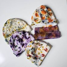Cashmere & Wool Knit Hats. Artesanato, Tingimento têxtil, Estamparia têxtil, Design têxtil, e Design de moda projeto de Amanda de Beaufort - 16.12.2022