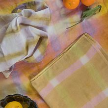 Table Linens Dyed with Plants (Cotton & Linen). Tingimento têxtil, Estamparia têxtil, e Artesanato projeto de Amanda de Beaufort - 16.12.2022