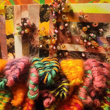 Stitch, Bead & Bedazzle works on Canvas. Un projet de Créativité, Broderie , et Design textile de Cydney Pattern - 18.12.2022