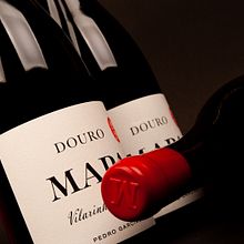 Vilarinho de Cotas. Design, Packaging, Br e ing e Identidade projeto de David Matos - 19.12.2022