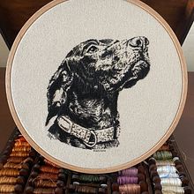 Thread Sketched Pet Embroidery. Un proyecto de Bordado de Stacey Kyme - 18.12.2022