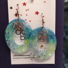 Mi proyecto del curso: Diseño de joyería en resina. Projekt z dziedziny Craft, Projektowanie biżuterii i DIY użytkownika Diana Álvarez de Cienfuegos - 19.12.2022