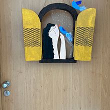 My project for course: Paper Mache for Beginners: Sculpt a Colorful Character . % Maral Kosari tarafından hazırlanan Geleneksel illüstras, on, Karakter Tasarımı, O, uncak Tasarımı, Sanat O, uncakları, Ve Çocuklarla Yaratmak projesi - 12.25.2022