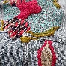 Mi proyecto del curso: Bordado creativo: revolución a puntadas . Un proyecto de Creatividad, Bordado y Diseño textil de Johana Justinico - 27.12.2022