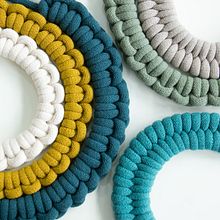 Mi proyecto del curso: Iniciación a la bisutería con cordón: fabrica tus propios collares. Projekt z dziedziny Craft, Projektowanie biżuterii, Makrama, Wzornictwo tekst i liów użytkownika ananasartpaper - 28.12.2022