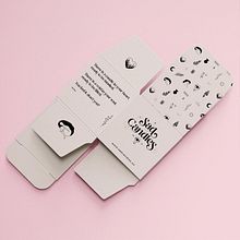 Branding y Packaging para Sad Candles Ein Projekt aus dem Bereich Design, Traditionelle Illustration, Werbung, Grafikdesign, Kunstleitung, Br, ing und Identität, Design von Figuren und Designverwaltung von Lorena Alvarez - 29.12.2022