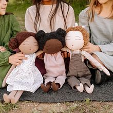 Spring Dolls  (photo credit- Katrina Thaxton). Un projet de Art to , et Couture de Mary - 31.12.2022