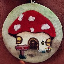 Mi proyecto del curso: Ilustración textil con acrílico, fieltro y bordado. Un progetto di Artigianato, Ricamo, Pittura acrilica, Needle felting e Textile Design di Valus Art - 02.01.2023