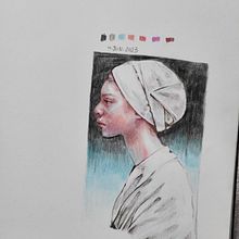 My project for course: Chiaroscuro Creative Portrait with Pencils. Un progetto di Illustrazione tradizionale, Disegno a matita, Disegno di ritratti, Disegno artistico e Disegno con matite colorate di sweetart660 - 03.01.2023