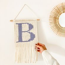 wall hanging macramè. Un projet de Macramé , et Design textile de Catherine Petrini - 04.01.2023