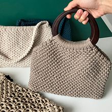 Il mio progetto del corso: Design e confezione di borse in macramè. Projekt z dziedziny Design, Projektowanie dodatków, Craft,  Sz, cie,  Tkactwo, Makrama, Wzornictwo tekst i liów użytkownika Catherine Petrini - 04.01.2023