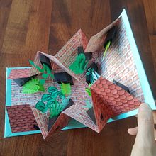 Mi proyecto del curso: Técnicas avanzadas para la creación de libros pop-up. Un proyecto de Artesanía, Diseño editorial, Papercraft, Encuadernación y Creatividad con niños de Adela Arsuaga - 08.01.2023