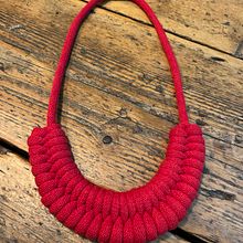 My project for course: Rope Jewelry for Beginners: Make Your Own Necklaces. Projekt z dziedziny Craft, Projektowanie biżuterii, Makrama, Wzornictwo tekst i liów użytkownika heather_e_williams - 07.01.2023