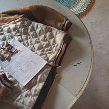 Mi proyecto del curso: Corte y confección de una cazadora bomber desde cero. Un progetto di Fashion design, Cucito, Modellistica e confezione sartoriale di Fiona Capdevila - 09.01.2023