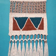 Mój projekt z kursu: Macraweave od podstaw: twórz dekoracje ścienne. Projekt z dziedziny Projektowanie dodatków, Projektowanie wnętrz,  Dekoracja wnętrz,  Tkactwo, Makrama, Tkanie, Wzornictwo tekst i liów użytkownika Zuzanna Gadomska - 12.01.2023