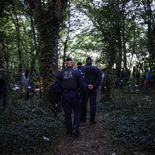 Life in Calais - The refugee crisis. Un proyecto de Fotografía y Fotografía documental de Matt Payne - 15.01.2023