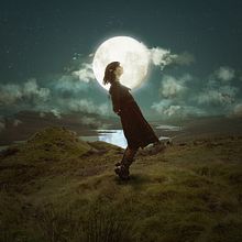 Lydia Under The Moon. Photograph, Photograph, Post-production, and Fine Arts project by Kai Madden - 01.12.2023