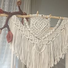 Il mio progetto del corso: Macramè 3D per decorazioni da parete botaniche. Arts, Crafts, Interior Decoration, Fiber Arts, Macramé, and Textile Design project by Beatriz González - 01.16.2023