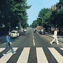 6 Feet Covers. Un proyecto de Publicidad, Diseño, Retoque fotográfico y Música de Paco Conde - 17.01.2023