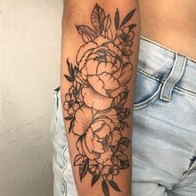 Meu projeto do curso: Tatuagem botânica com pontilhismo. Traditional illustration, Tattoo Design, and Botanical Illustration project by jessperini.1 - 01.20.2023