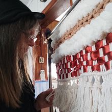 "CRISOL DE NUDOS Y TEXTURAS". Un projet de Création d'accessoires, Artisanat, Design d'intérieur, Décoration, Art textile, Macramé , et Design textile de María Rosa Neme González - 23.01.2023