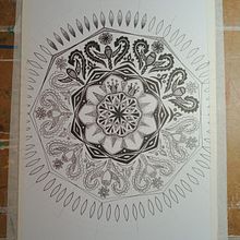 Mon projet du cours : L'art de dessiner des mandalas : créez des motifs géométriques. Drawing & Ink Illustration project by Carole Holpla - 01.25.2023