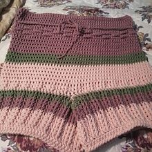 Mon projet du cours : Top-down : vêtements au crochet en une pièce. Projekt z dziedziny Projektowanie mod,  Tkactwo, Sz, dełkowanie, Wzornictwo tekst i liów użytkownika Antonine Porsenna - 25.01.2023