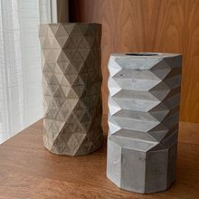 My project for course: Geometric Handmade Molds: Design 3D-faceted Objects. Un projet de Design , Création d'accessoires, Artisanat, Beaux Arts, Design d'intérieur, Décoration, Décoration d'intérieur , et DIY de Mark Porter - 26.01.2023