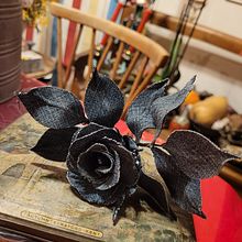 My project for course: Floral Textiles: Make 3D Accessories with Denim. Projekt z dziedziny Kompoz, cje kwiatowe i botaniczne, Wzornictwo tekst i liów użytkownika Cathy Vagnon - 27.01.2023