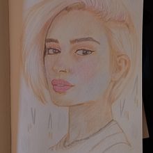 Mi proyecto del curso: Dibujo de retratos llamativos con lápices de colores. Drawing, Portrait Drawing, Sketchbook, and Colored Pencil Drawing project by cora_frigula - 01.29.2023