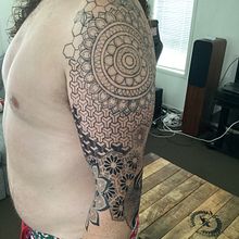 Mandala sleeve. Tattoo Design project by Caroline Worth - 01.30.2023