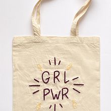 GRL PWR . Broderie și Design accesoriu de Anastasia Papathanaki - 04.18.2022
