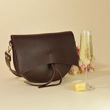 Product photo shooting for adv campane for a bag seller. Photograph, Product Photograph, Fashion Photograph, Portrait Photograph, Studio Photograph, Digital Photograph, Food Photograph, Outdoor Photograph, Instagram Photograph, Lifest, le Photograph & Interior Photograph project by Olga Berezhna - 02.02.2023