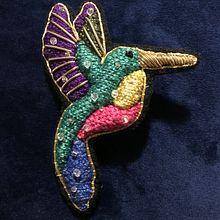 Broche de colibrí- Técnica bordado de oro. Un progetto di Illustrazione tradizionale e Ricamo di Monica Palma - 02.02.2023